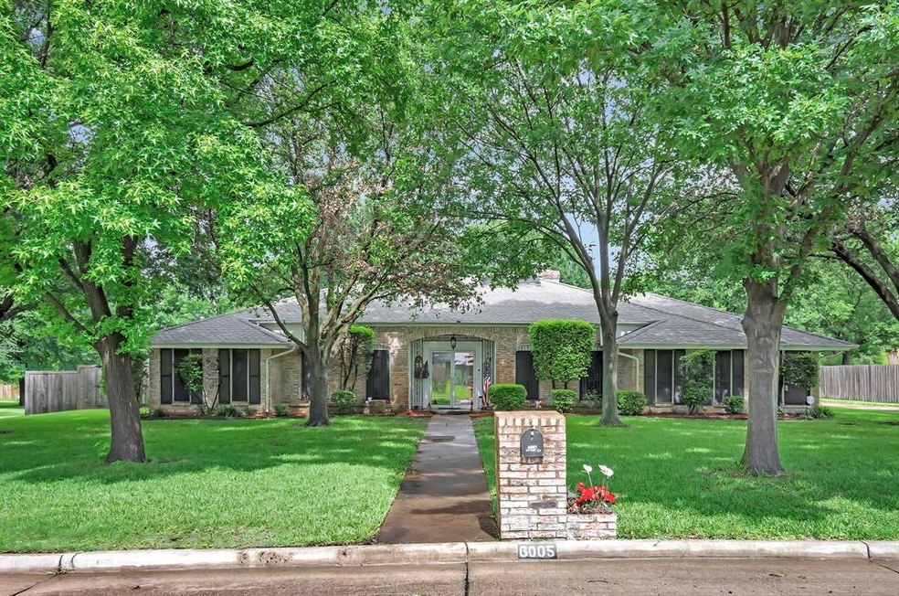 6005 Hunter Ct, Colleyville, TX 76034 - photo 1