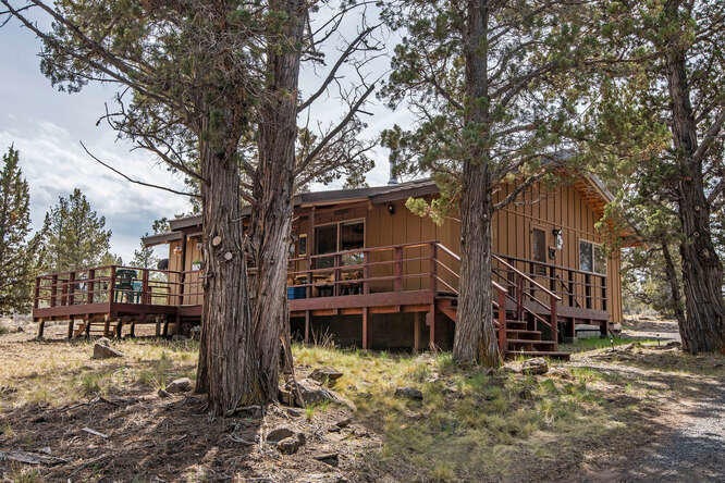 64145 Tyler Rd Bend OR 97701-small-002-0