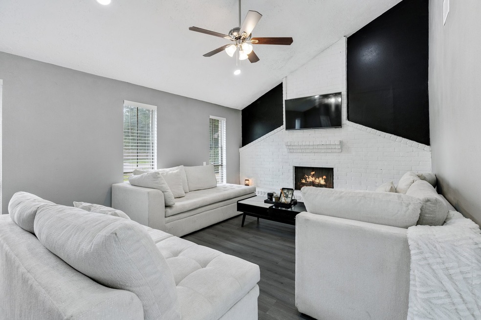 10802 Misty Summit Dr, Houston, TX 77086 - photo 1