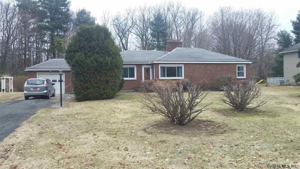 1030 Winne Rd, Schenectady, NY 12309 - photo 1