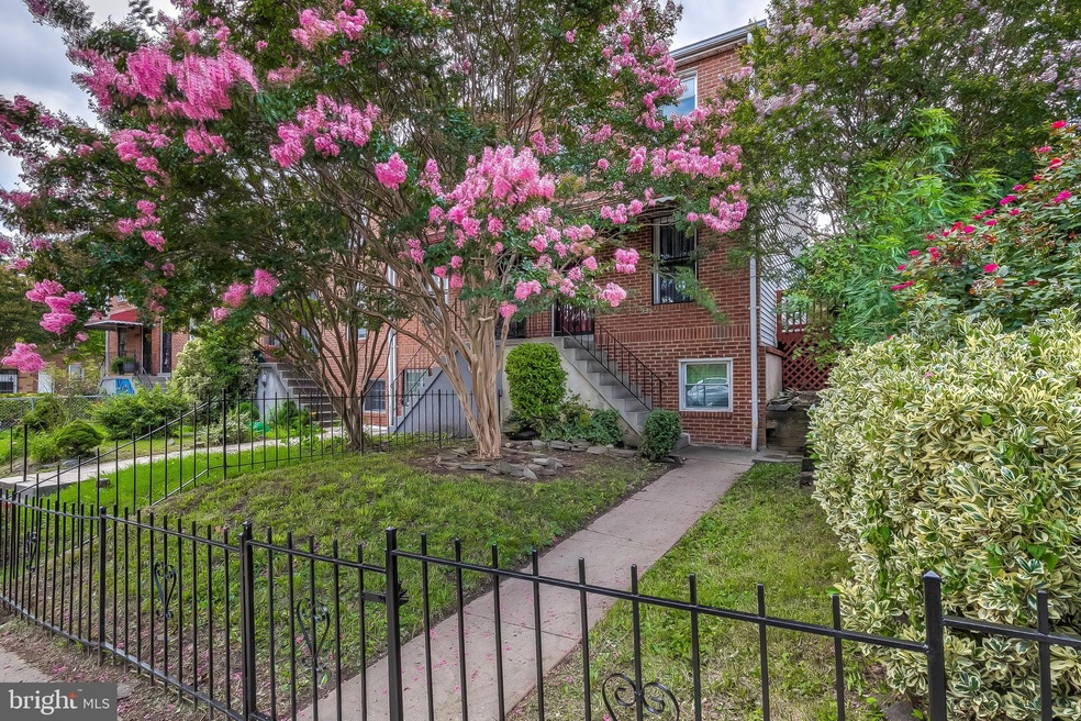 1810 N Spring St, Baltimore, MD 21213 - photo 1