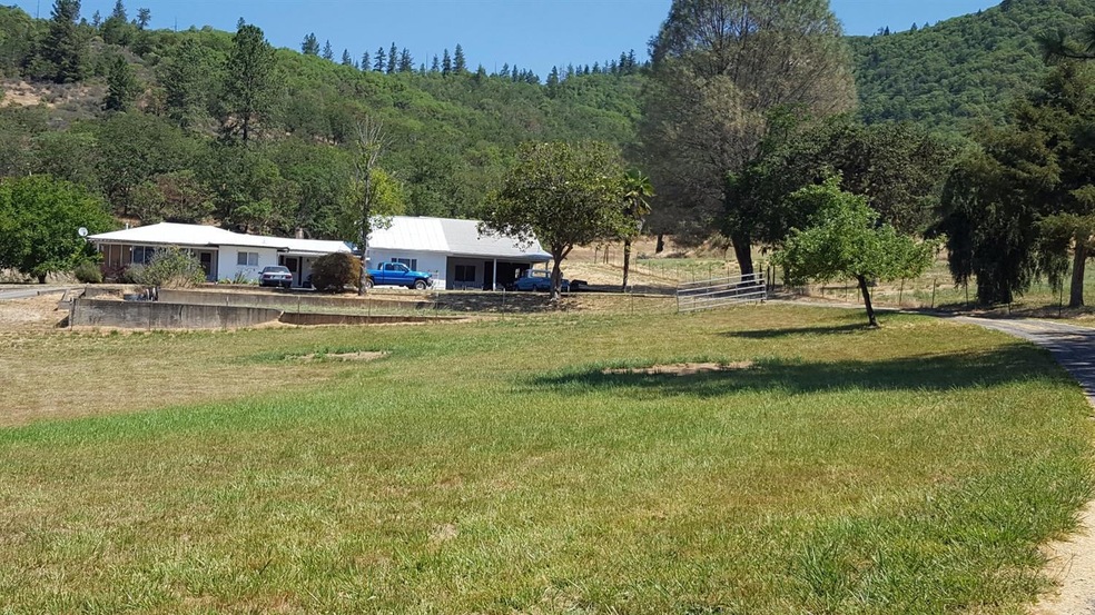 200 Stiehl Ln, Rogue River, OR 97537 - photo 1