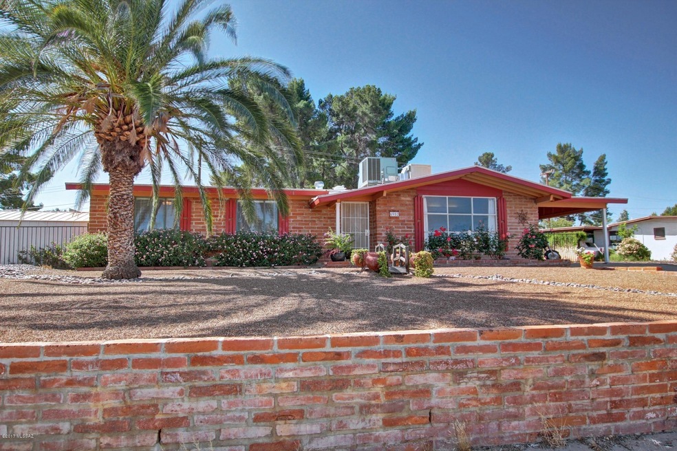 6952 Princeton front