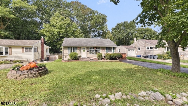 27 Nokomis Ave, Oakland, NJ 07436 - photo 1