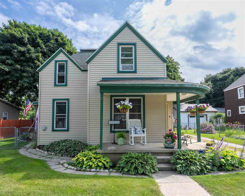 For Sale $449,900 • Co-Listing Agent
