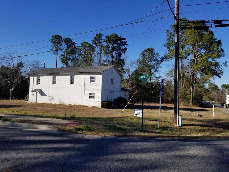 610 S Isabella St, Sylvester, GA 31791 - photo 1