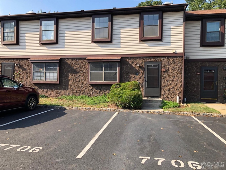 Sold $328,000 • Co-Listing Agent