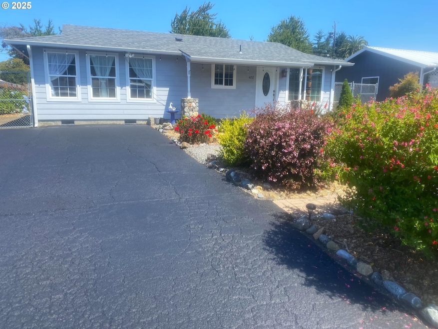 420 Fir St, Brookings, OR 97415 - photo 1