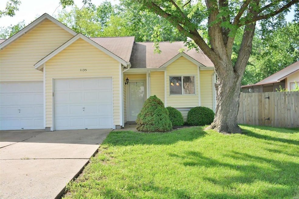 Wonderful home on a cul de sac. 2 Car garage!