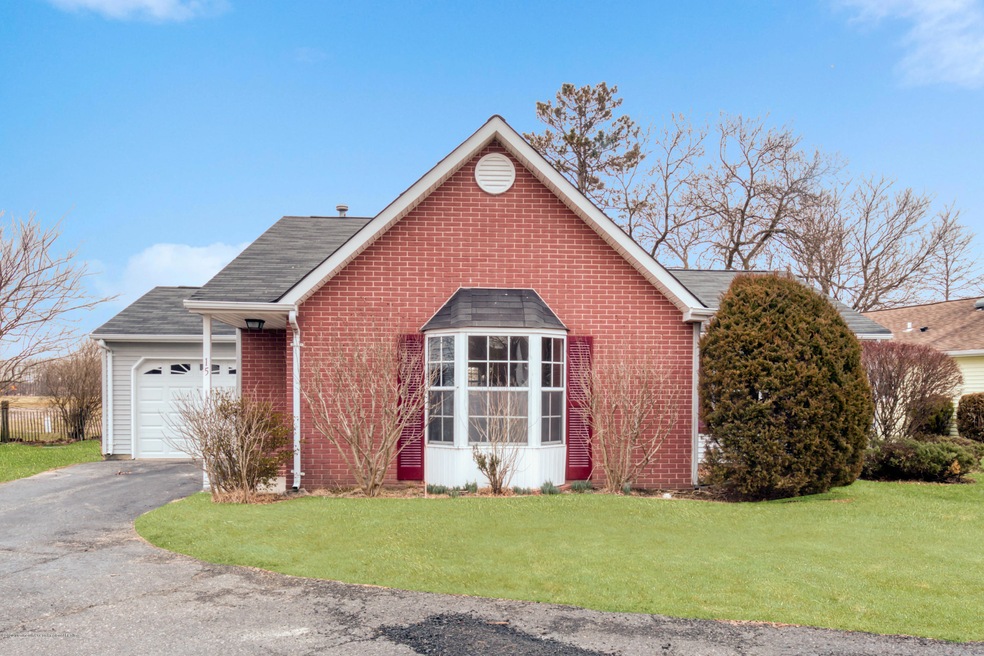 15 Farnworth Close Freehold NJ-print-001