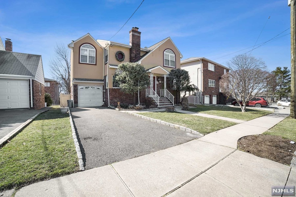 840 Elizabeth St, Ridgefield, NJ 07657 - photo 1