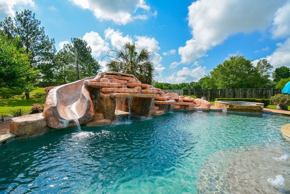 15434 Kitty Hawk Dr, Waller, TX 77484 - photo 1