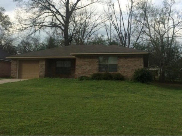 1715 Hanson Cir, Nacogdoches, TX 75961 - photo 1