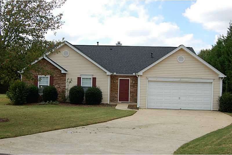 Exterior Front. Extra Large Stepless Ranch