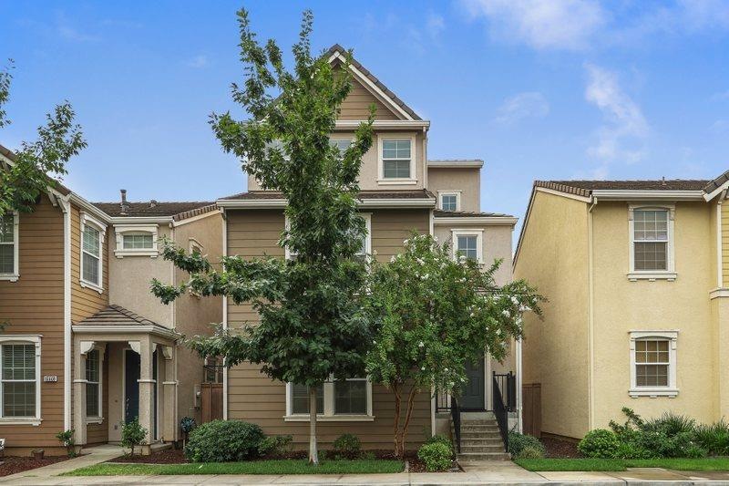 10906 Stourport Way, Rancho Cordova, CA 95670 - photo 1