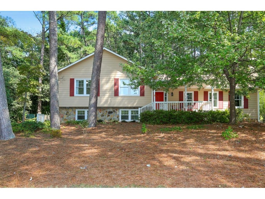 Cozy home nestled on a wooded lot!