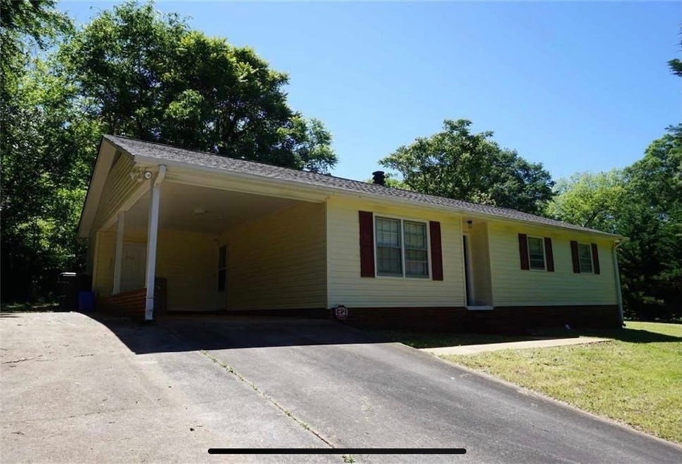 205 Thomas St, Pendleton, SC 29670 - photo 1