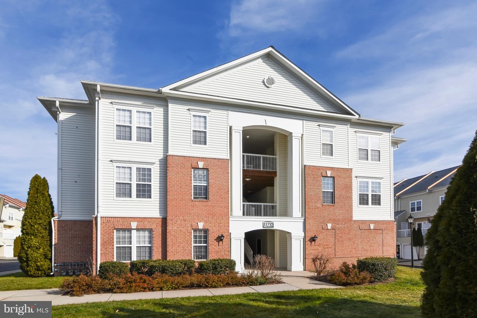 22725 Thimbleberry Square unit 204, Ashburn, VA 20148 - photo 1