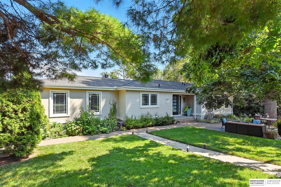 1605 S 94th St, Omaha, NE 68124 - photo 1