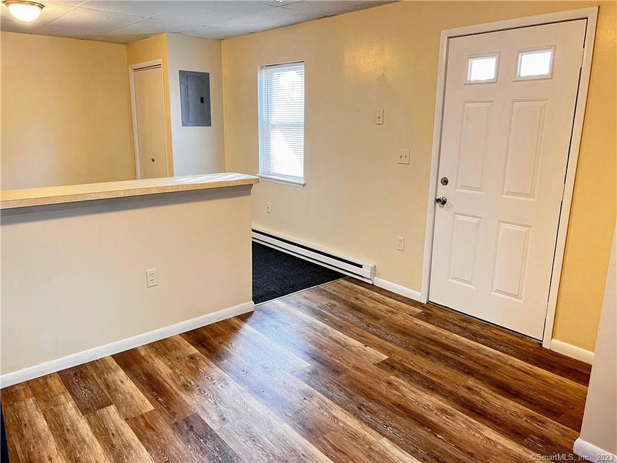 307 Washington Ave unit 3, Waterbury, CT 06708 - photo 1