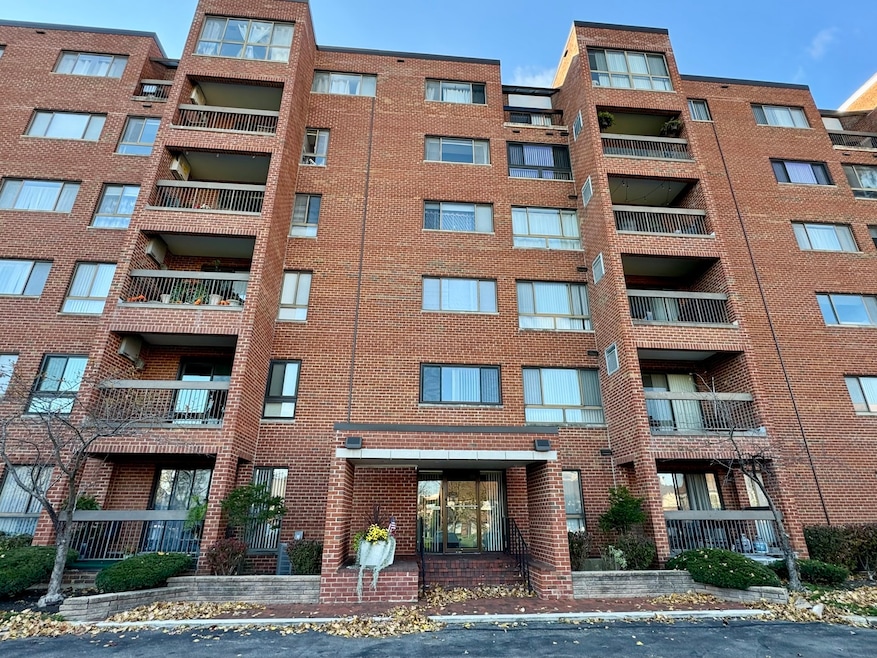 600 Naples Ct unit 103, Glenview, IL 60025 - photo 1