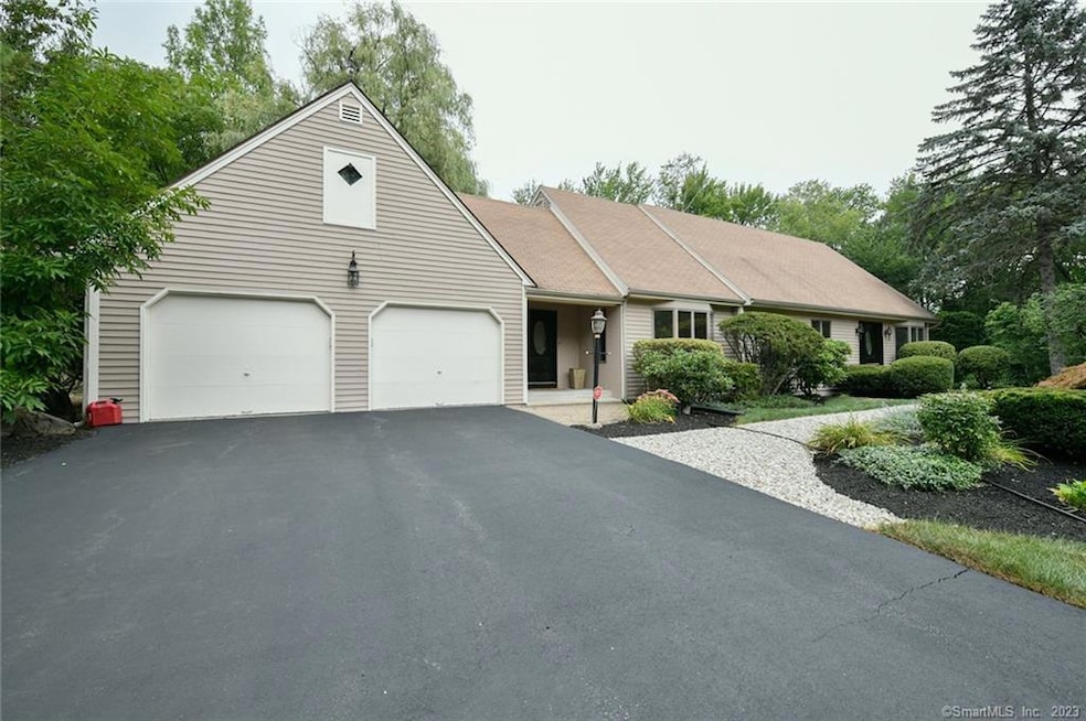 10 Fox Chase Rd, Bloomfield, CT 06002 - photo 1