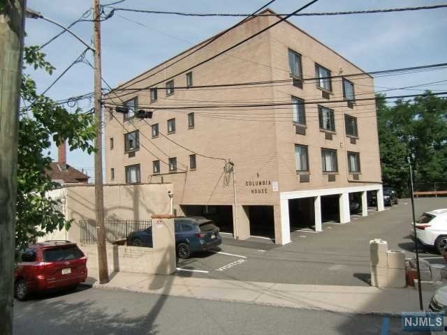 9 Columbia Terrace unit 3C, Edgewater, NJ 07020 - photo 1