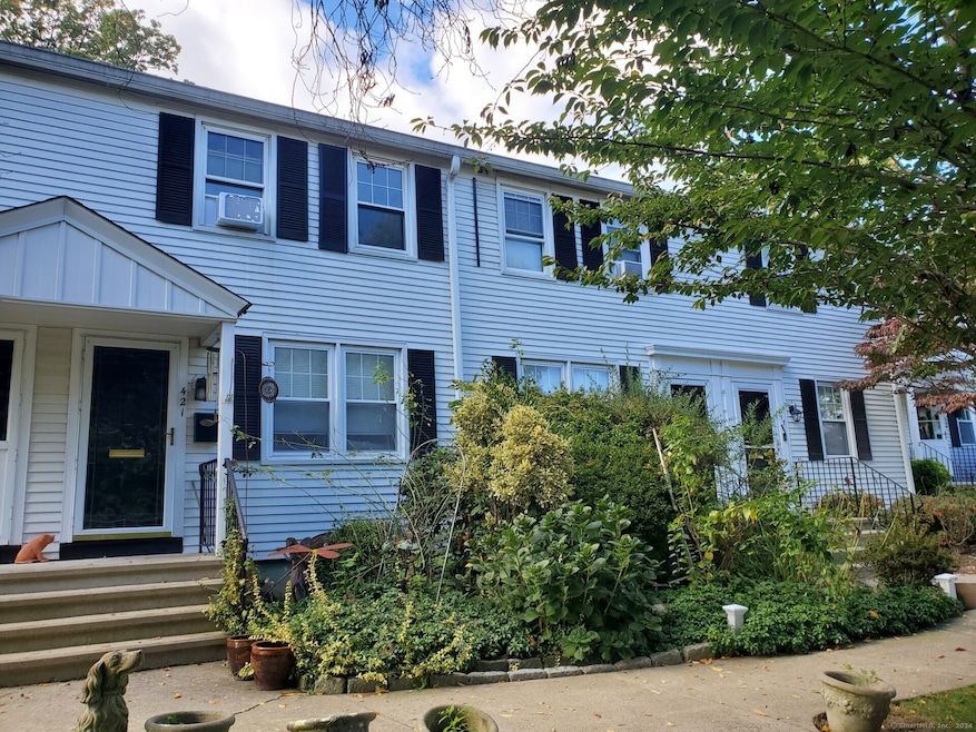 421 Sylvan Knoll Rd, Stamford, CT 06902 - photo 1