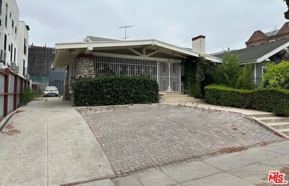 932 S Harvard Blvd, Los Angeles, CA 90006 - photo 1