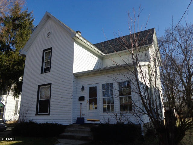 566 spring st
