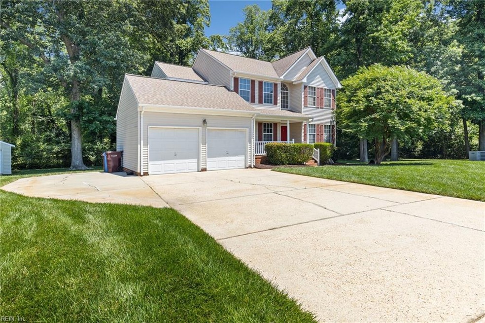 Huge Front Yard on Quiet Cul-De-Sac