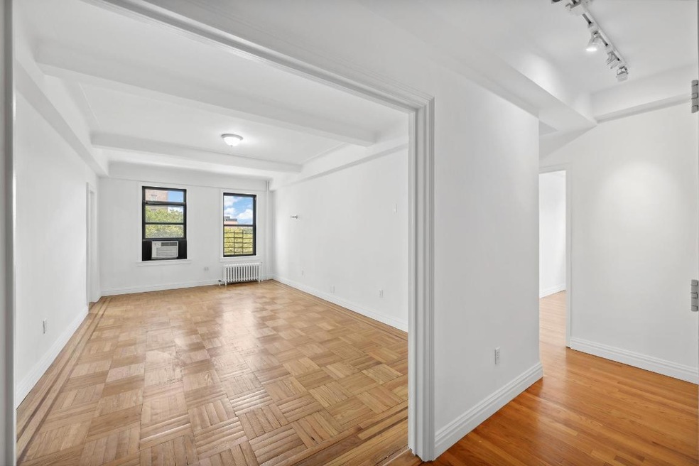 Sold $1,400,000 • Co-Listing Agent