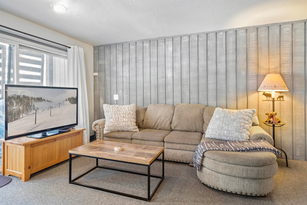 286 Old Mammoth Rd unit 80, Mammoth Lakes, CA 93546 - photo 1