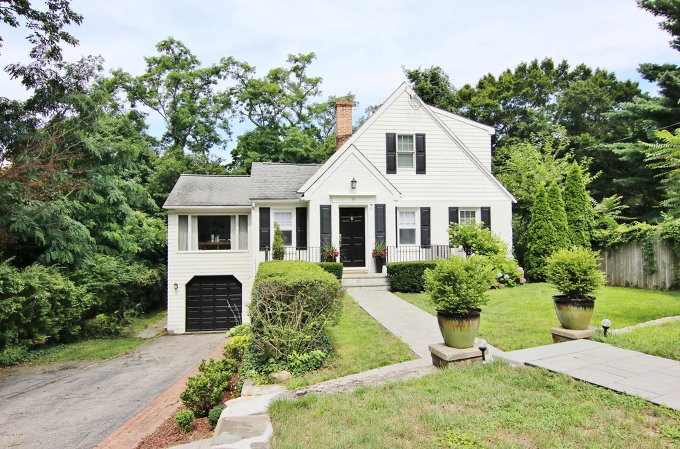 Front with Driveway IMG_4701