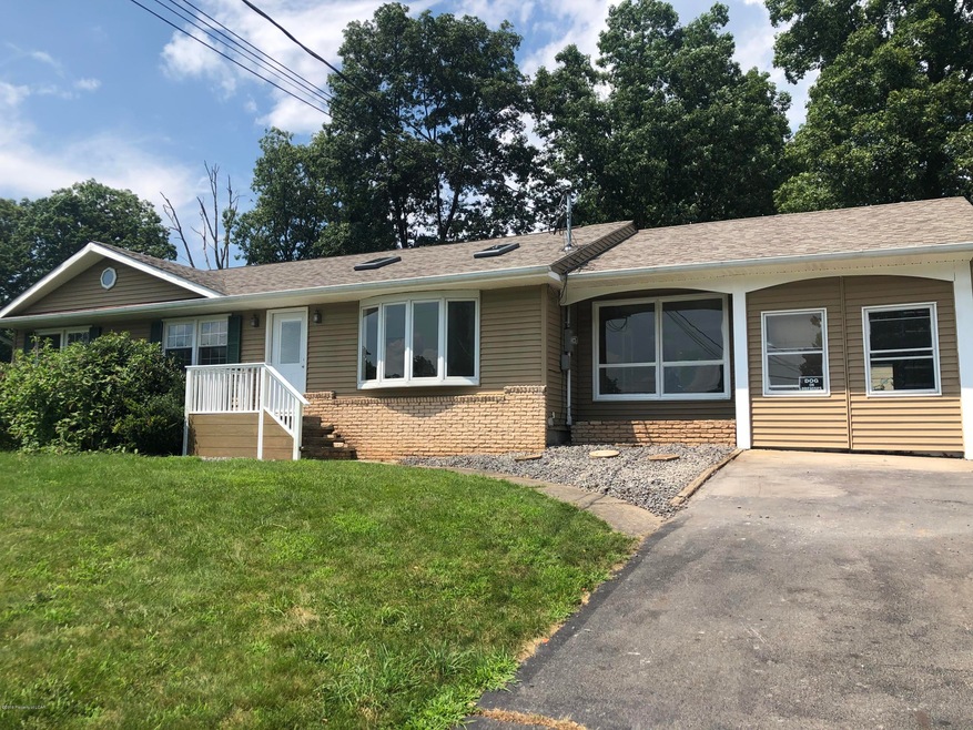 7 Terrace Dr, Mountain Top, PA 18707 - photo 1