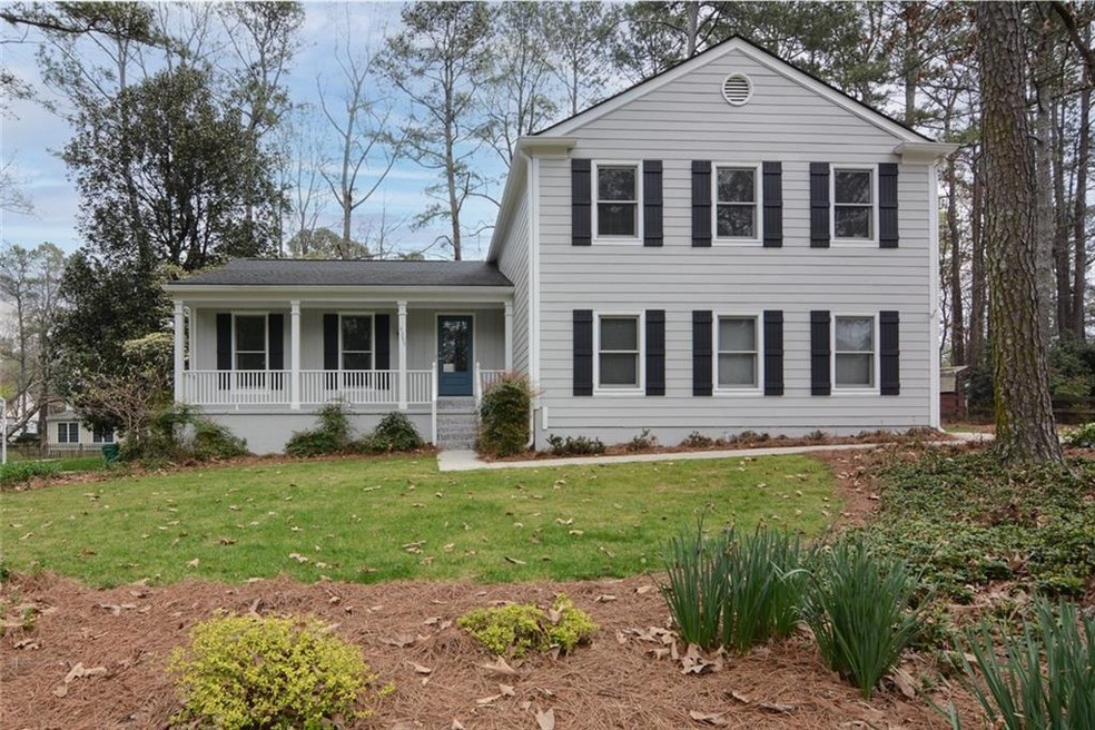 View of front of house featuring a front yard and 
