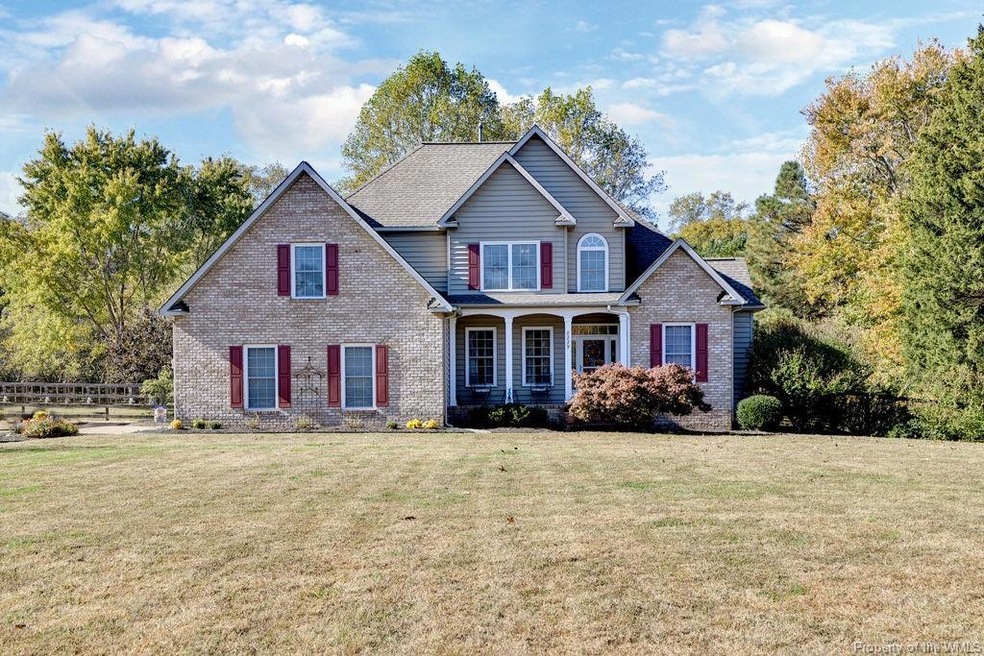 A Country Estate only moments from town!