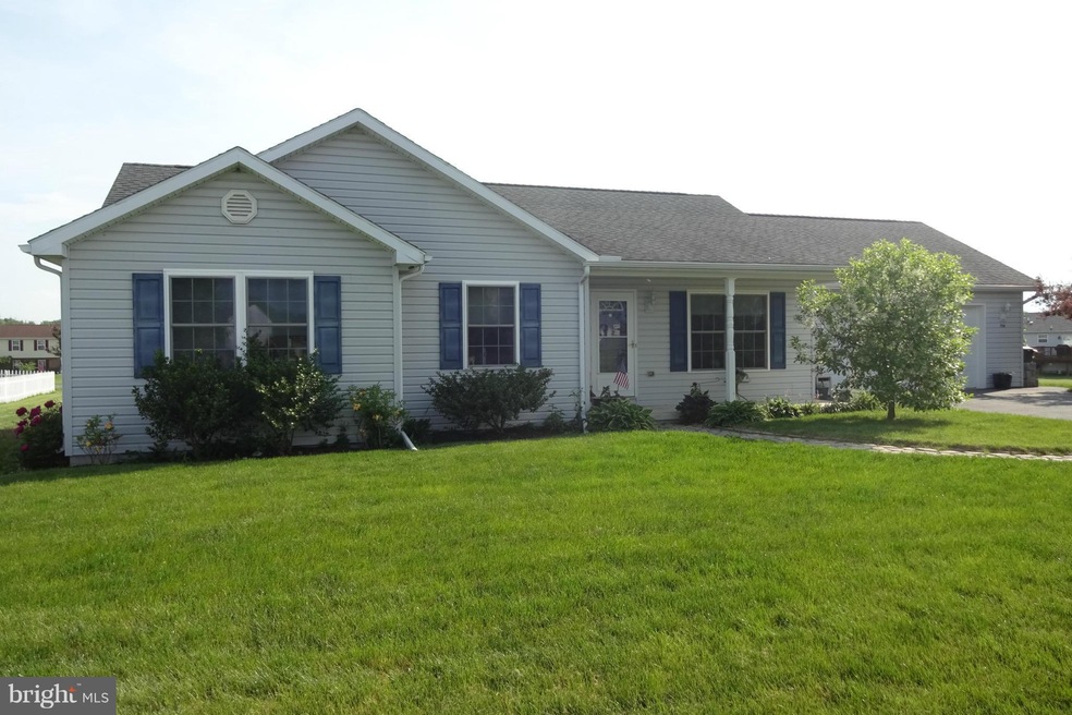 786 Rutherford Dr, Greencastle, PA 17225 - photo 1