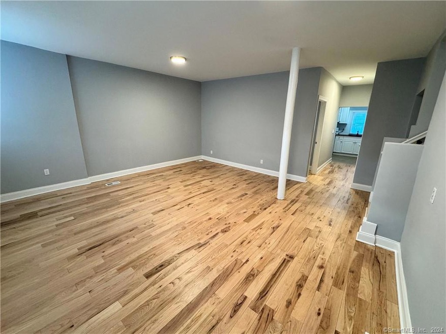 180 Milne St unit 1, Bridgeport, CT 06604 - photo 1