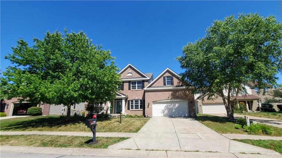 12037 Quarry Ct, Fishers, IN 46037 - photo 1