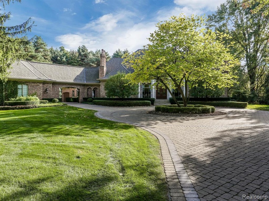 3565 W Tienken Rd, Rochester Hills, MI 48306 - photo 1