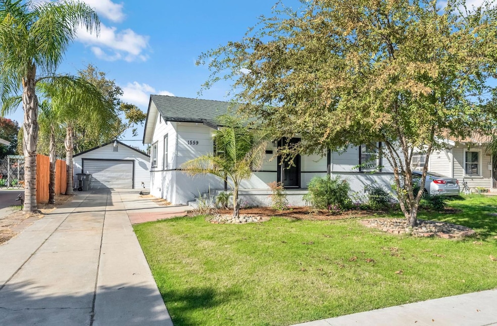 1559 N Carruth Ave, Fresno, CA 93728 - photo 1