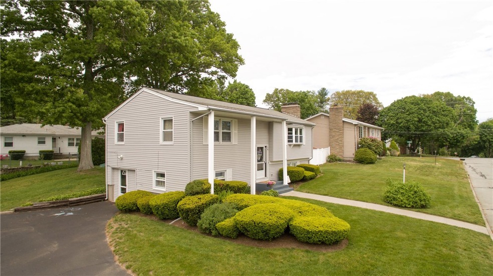 18 Candlewood Dr, Greenville, RI 02828 - photo 1