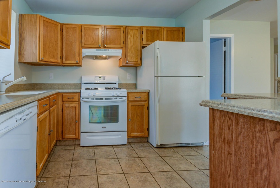 231 Atlantic St Keyport NJ-large-001-6-D