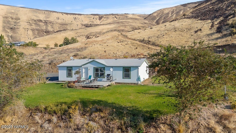 937RestHavenRd-3