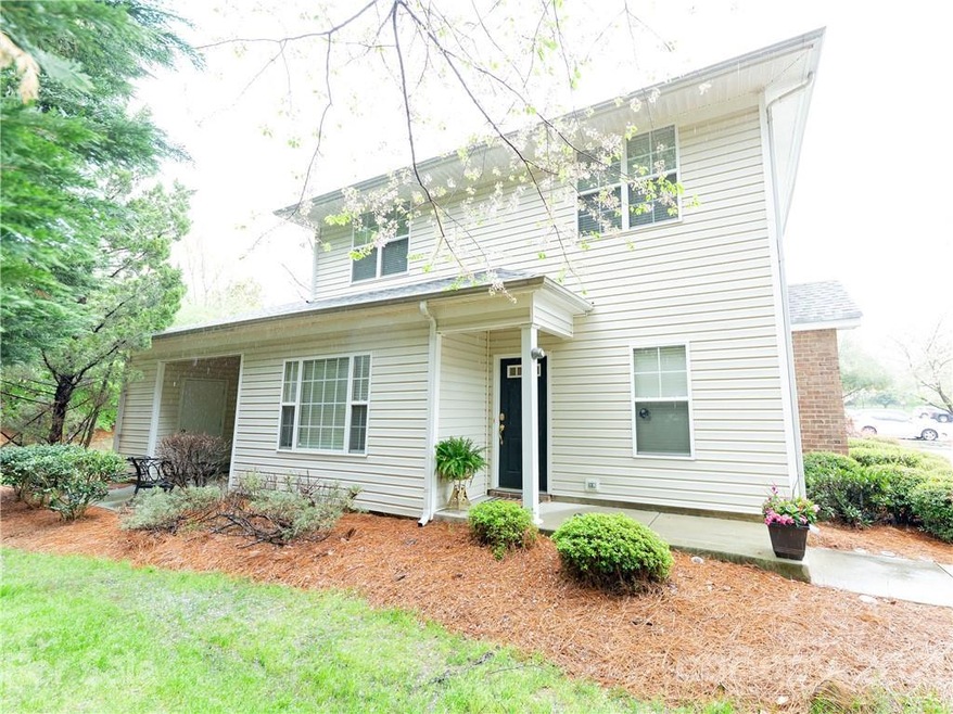 Welcome to this end unit at Savannah Townhomes.