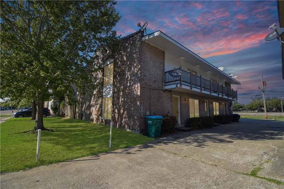 732 Vouray Dr, Kenner, LA 70065 - photo 1