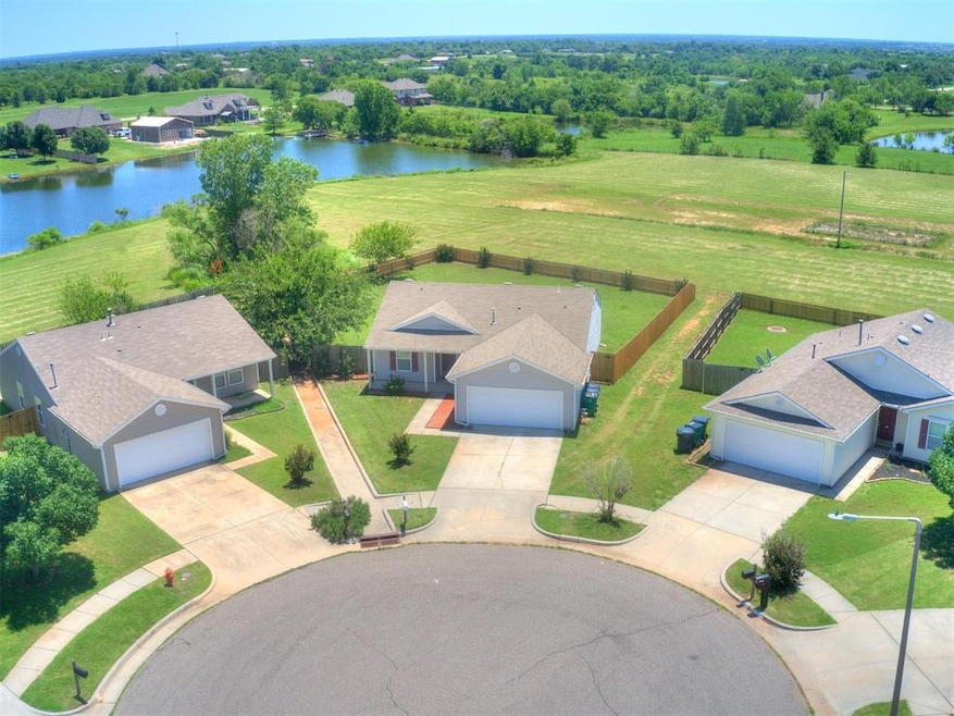 9420 Checkerbloom Dr, Oklahoma City, OK 73165 - photo 1