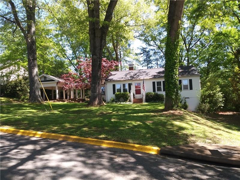 890 Longstreet Cir, Gainesville, GA 30501 - photo 1