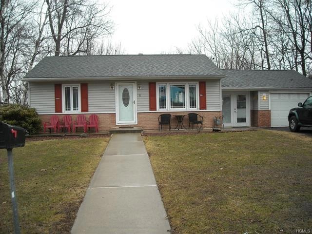 6 Hill St, Newburgh, NY 12550 - photo 1